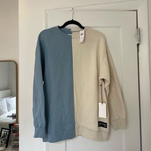 Social Tourist Sweatshirt